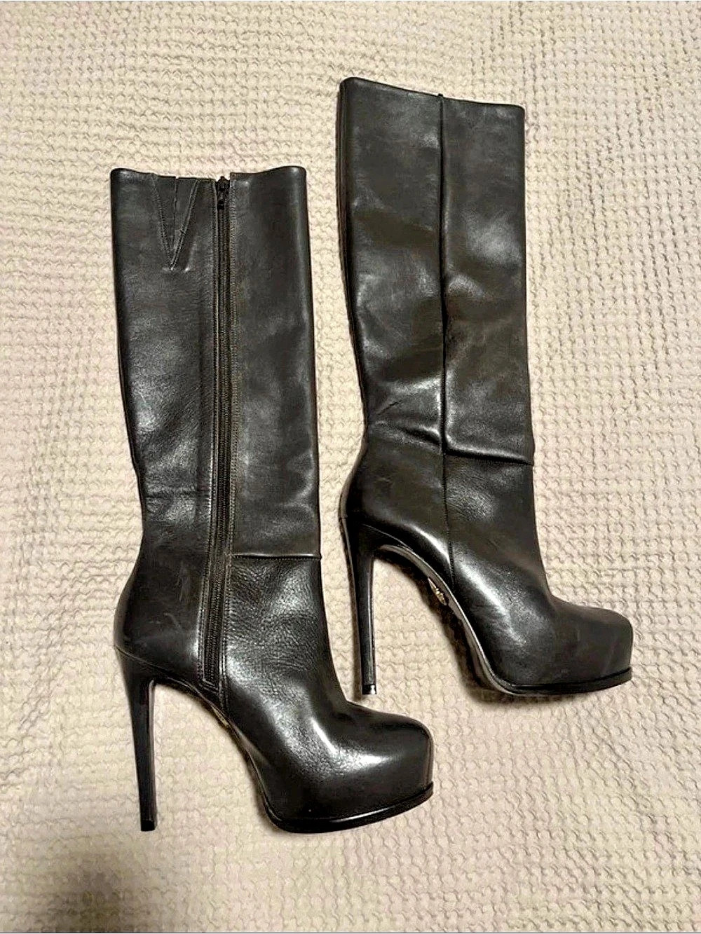 Pour La Victoire Platform Boots Size 6.5